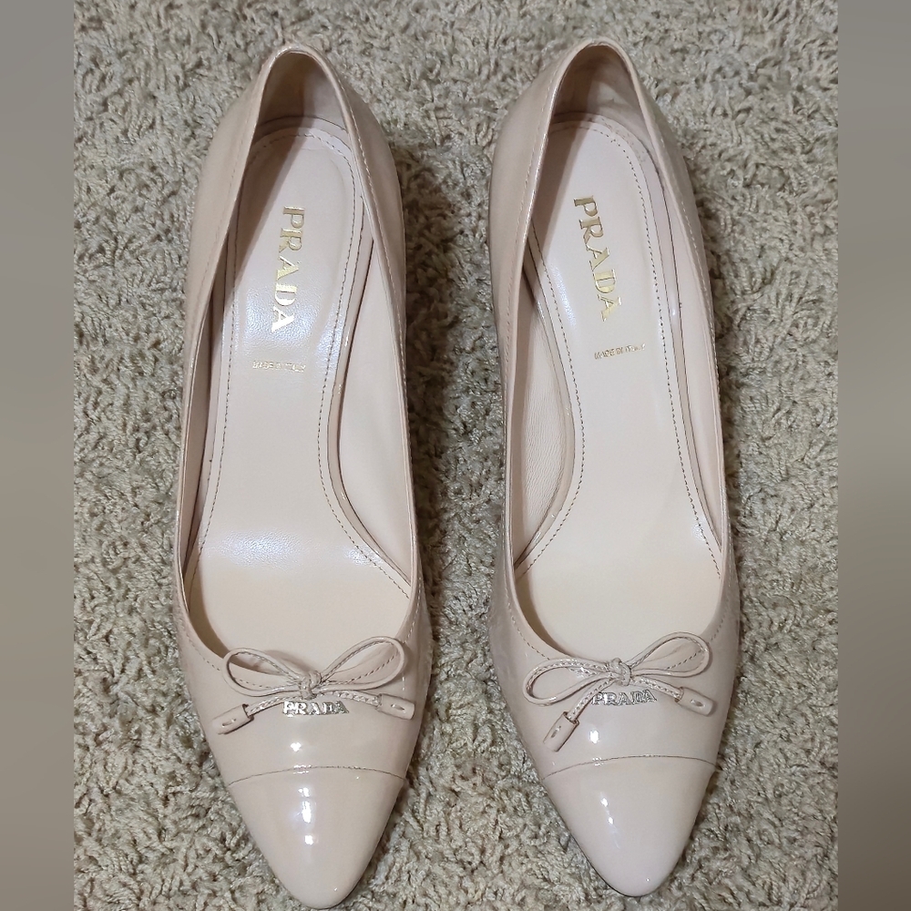 Prada Pumps